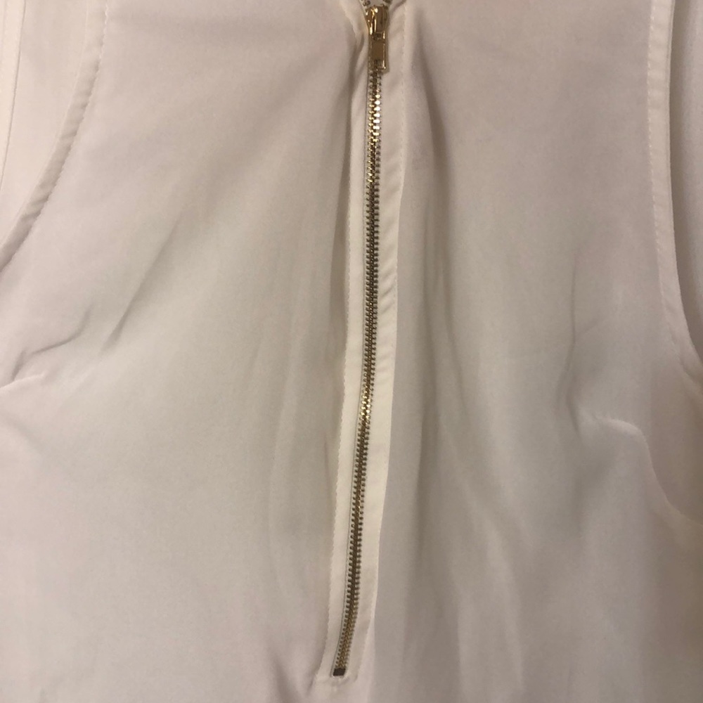 FREE WITH ANY BUNDLE Zip up white tank - Picture 3 of 3